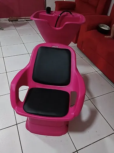 Lavatório cor de rosa 