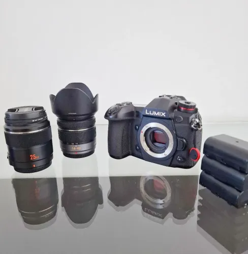 Câmera fotográfica Lumix G9 + 2 Lentes + 3 Bat. - Ótimo Estado