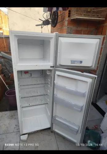 FROST FREE 350 LITROS. ELECTROLUX.