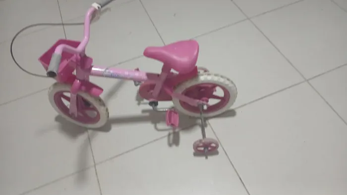 Bicicleta e cadeira alimentação