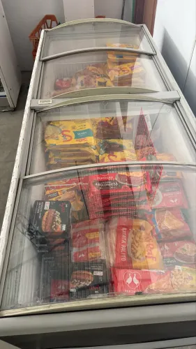 Vende-se Ilha de Congelados em perfeito estado 