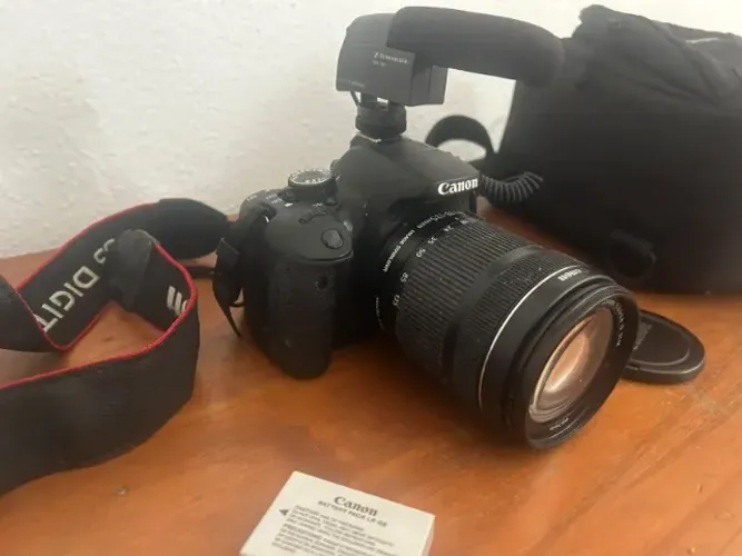 Canon EOS Rebel T4i + Lente 18-135mm STM + Microfone Sennheiser