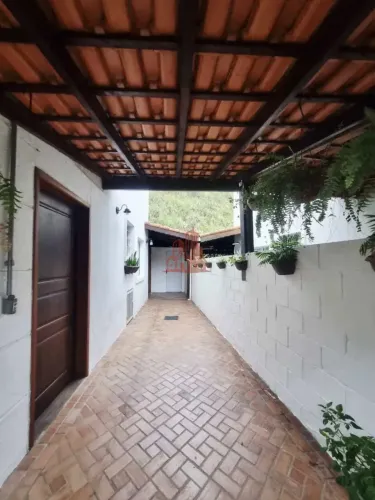 Casa em Condomínio à Venda em Barueri 128 m²