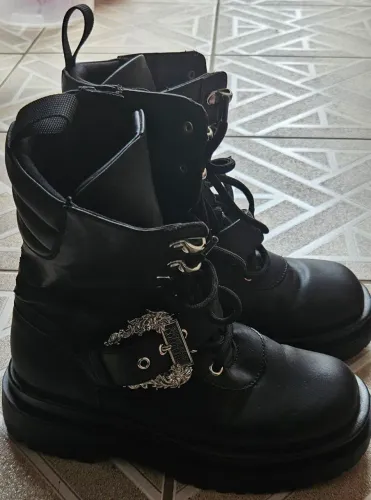 Bota feminina Versace 35