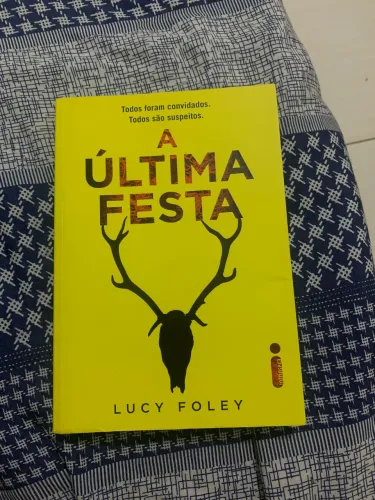 Livro - A Última Festa - Lucy Foley