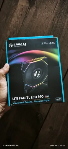 Vende Semi zero Lian Li Uni Fan Tl Lcd 140 Preto 140mm Pwm Rgb - 14TLLCD1B<br>Cada uma 400