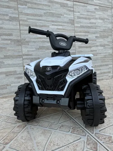 Brinquedo Quadriciclo Elétrico Infantil Preto e Branco - Novo