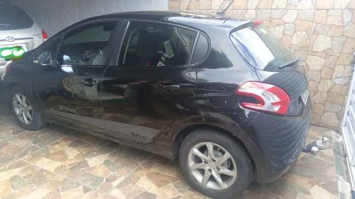 Peugeot 208 Allure 1.5 Flex 8V 5P 2014
