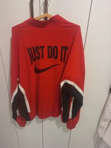 Jaqueta Nike seminova..