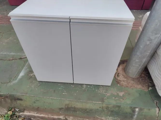Multiuso MDF duas portas bem conservado ((ENTREGO GRATIS))