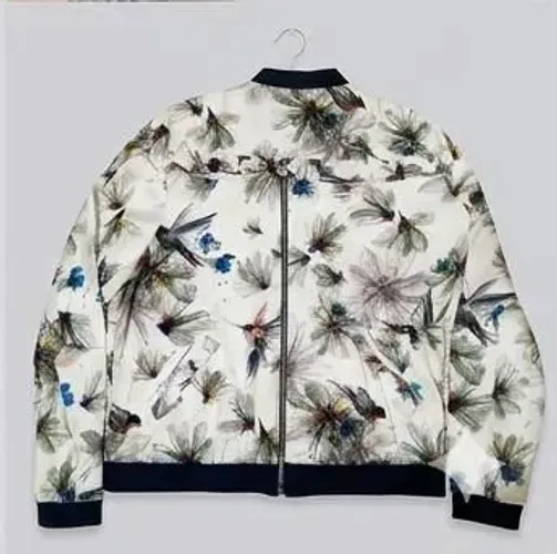 A preço de bazar, roupas de marcas originais por baixo custo!
