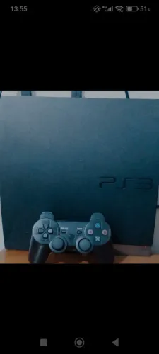 Ps3 desbloqueado com o hen vem com 2 controles de ps3 e um de ps4