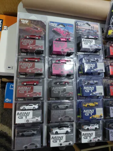 Miniaturas MINI GT 1/64 - Diversos Modelos (Novos, Lacrados)