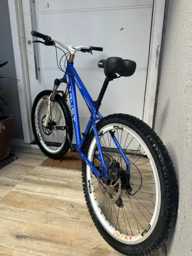 Bicicleta muito nova