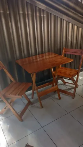 Mesa e cadeiras dobrável