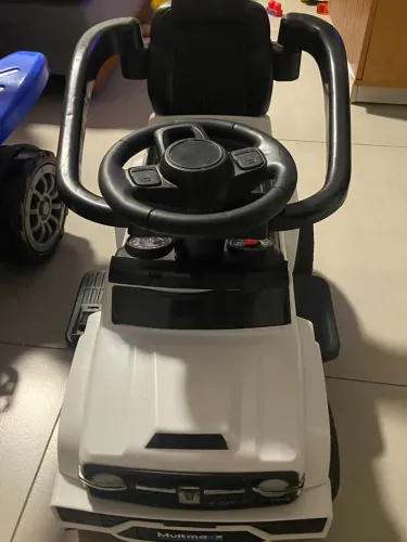 Vendo 2 carrinhos de passeio