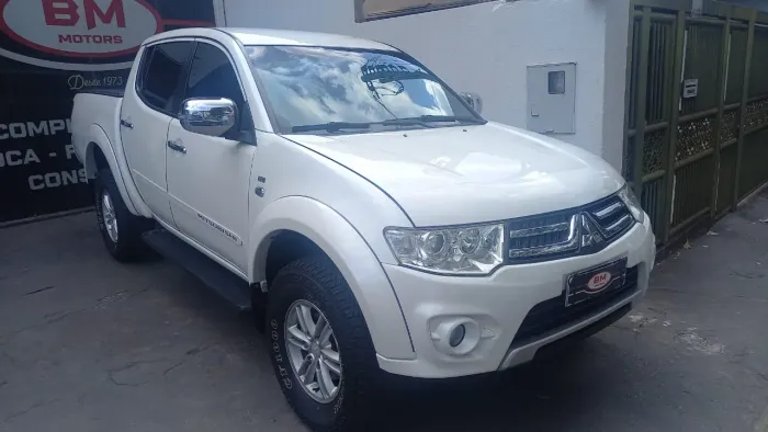 Mitsubishi L200 Triton HLS 2.4 Flex 16V CD Mec. 2017
