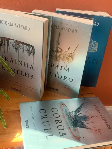 Box A Rainha Vermelha - Victoria Aveyard
