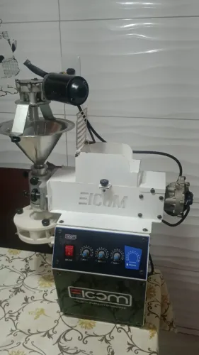 Máquina modeladora de salgados da marca Eicom, modelo Formare Festa Plus.