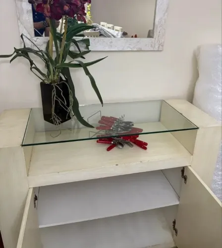 Aparador para sala com espelho