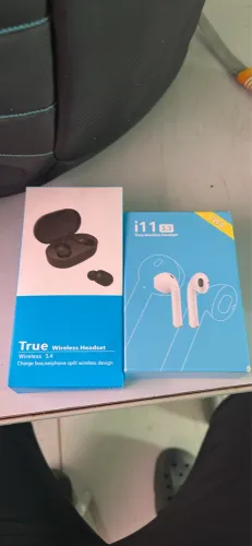 Vendo fone de ouvido vai Bluetooth 45$ pra vende logo os dois
