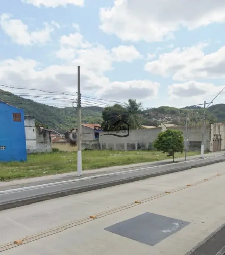 Excelente terreno 900m2 plano em Piratininga (Cafubá)/Niterói na via principal.