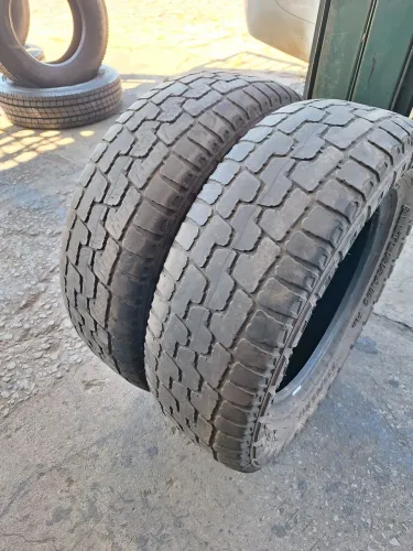 Pneus 235 65 17 Pirelli Scorpions (meia-vida)