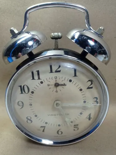 Relógio despertador antigo