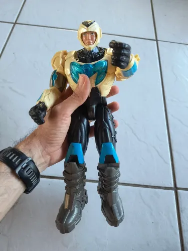 Boneco Max Steel