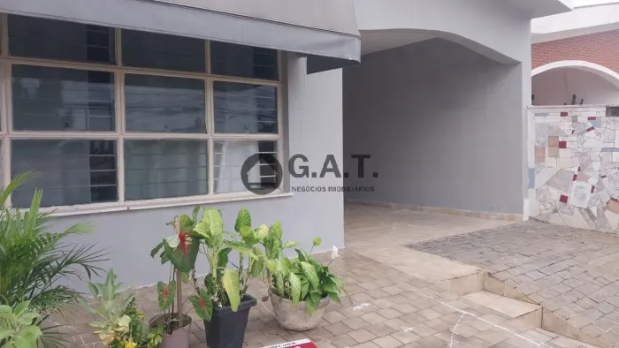 Casa à venda em Sorocaba-SP, Vila Barcelona. 2 quartos, 1 suíte, 2 salas, 1 banheiro, 2 va