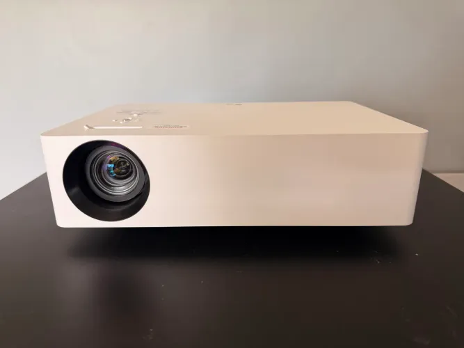 Projetor 4k LG 1.500 lumens (já é smart) até 140 polegadas