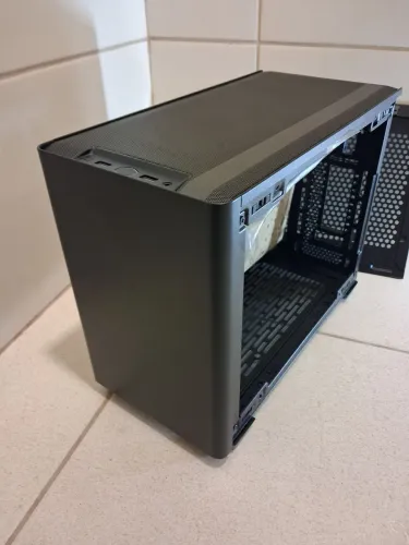 Gabinete NR200 Cooler Master