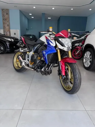 Honda Cb1000r - Capitão América