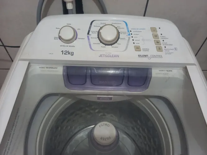 Máquina de Lavar 12kg da Electrolux Jet&Cleam 