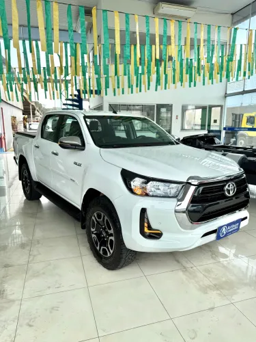 Toyota Hilux CD SRV 4X4 2.8 TDI Diesel Aut. 2022