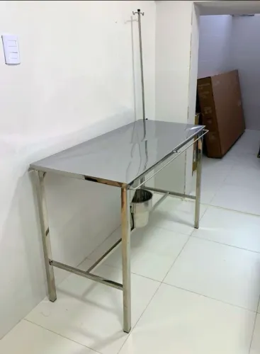 Mesa Veterinária Cirúrgica Aço Inox 304 Com Balde E Suporte Soro