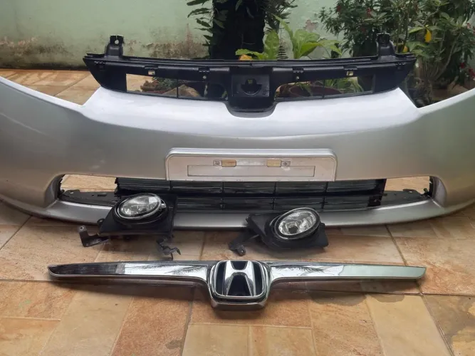 Vendo parachoque e farol de milha do Honda civic 2008