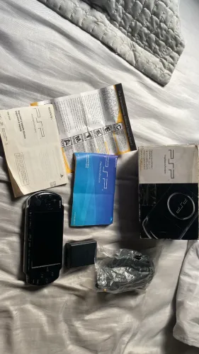Vendo PSP 3010/Preto Brilhante