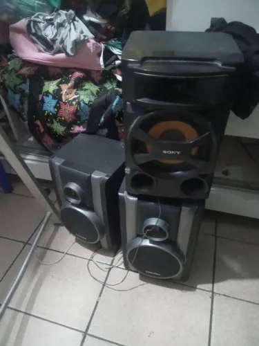 Vendo 3 caixa em bom estado