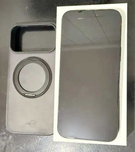 iPhone 16 Pro Max 512GB - Black Titanium