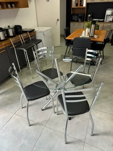 Mesa de Jantar c/ 4 cadeiras //OFERTA