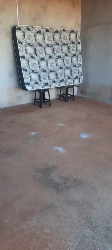 Colchão de casal.
