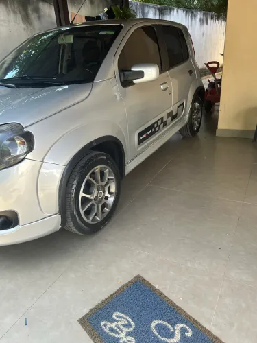 Fiat Uno Sporting 1.4 EVO Fire Flex 8V 4P 2012