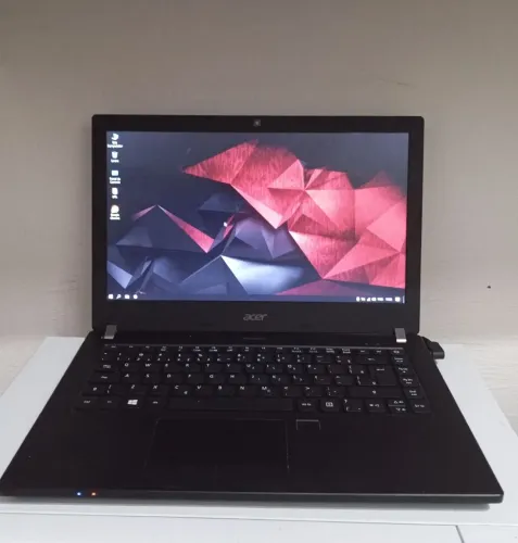 Notebook Acer TravelMate P core i5-7200U 2.50GHz, memória de 4gb ddr4, HD de 500gb