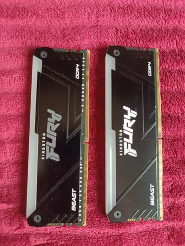 Memórias RAM DDR4 Kingston Fury argb