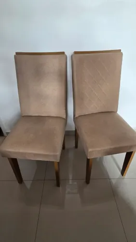 2 Cadeiras Estofadas