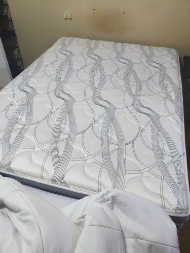 Vendo cama box de casal semi nova