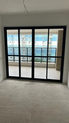 Porta de Correr em Alumínio Preto Fosco com Vidro - 2,48 x 2,27 (Nova)