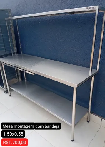 Mesa de montagem perfurada