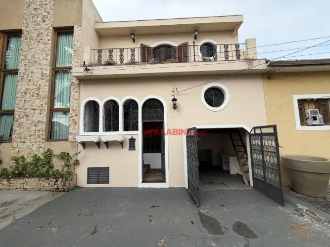 Casa de Vila à Venda Próxima ao Parque da Aclimação | 2 Suítes e Quintal